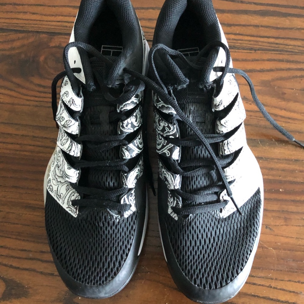 Brand new .Nike tennis shoes